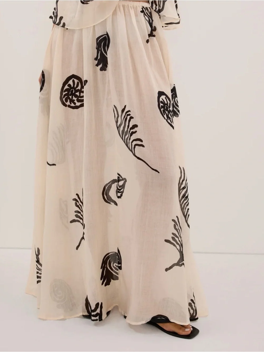 DISSH White Maxi Skirt with Black Abstract Floral Print